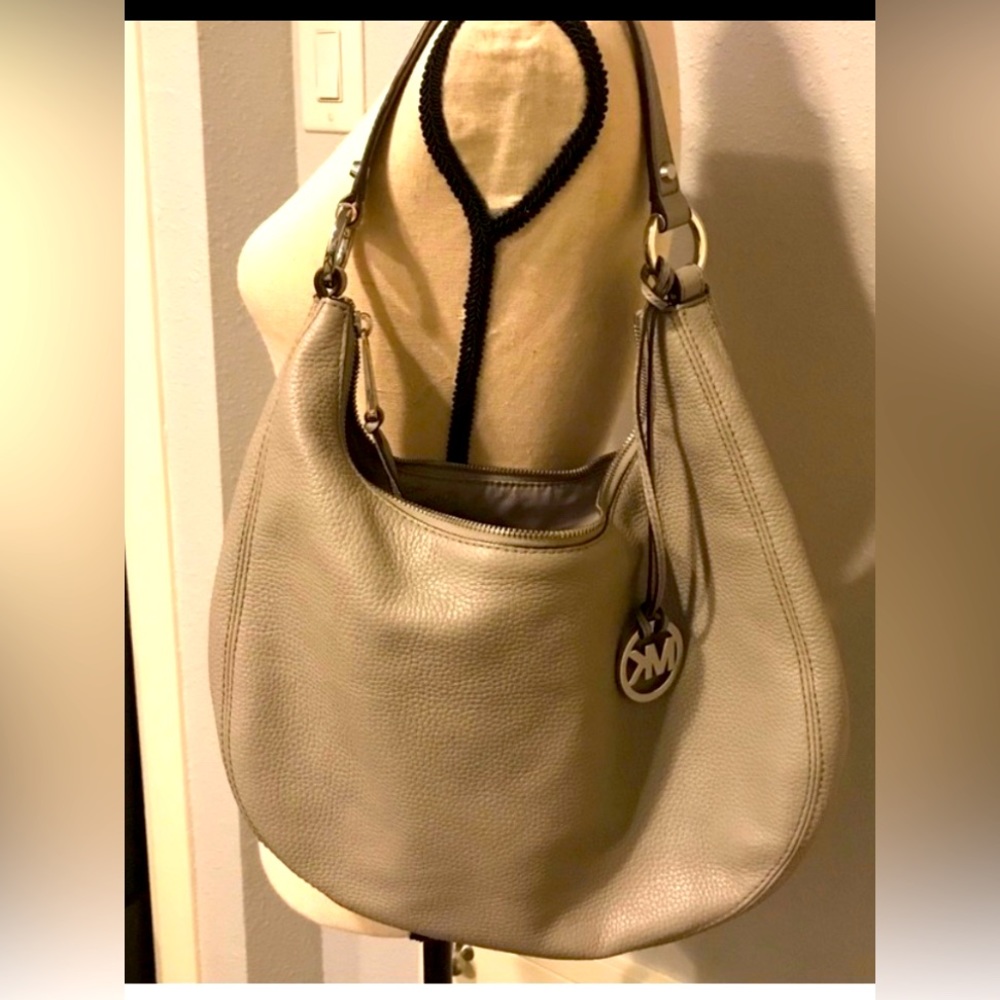 Michael Kors MK Hobo